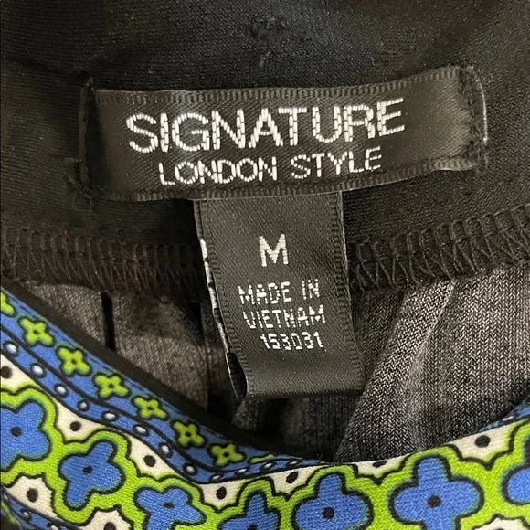 Signature London Style Vibrant Paisley Patterned Dress Size M NWT - Picture 2 of 6